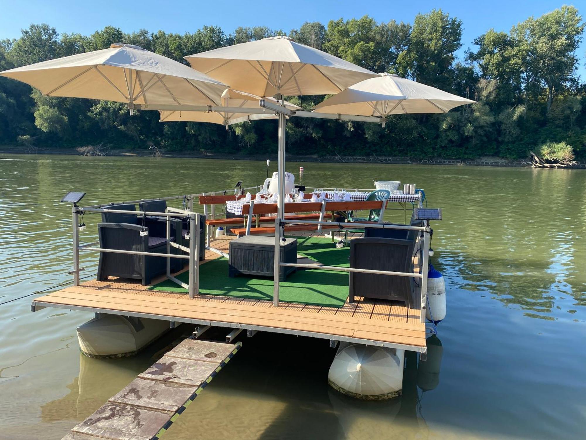 Voeroes Alom Panzio Bed and Breakfast Tiszakécske Εξωτερικό φωτογραφία