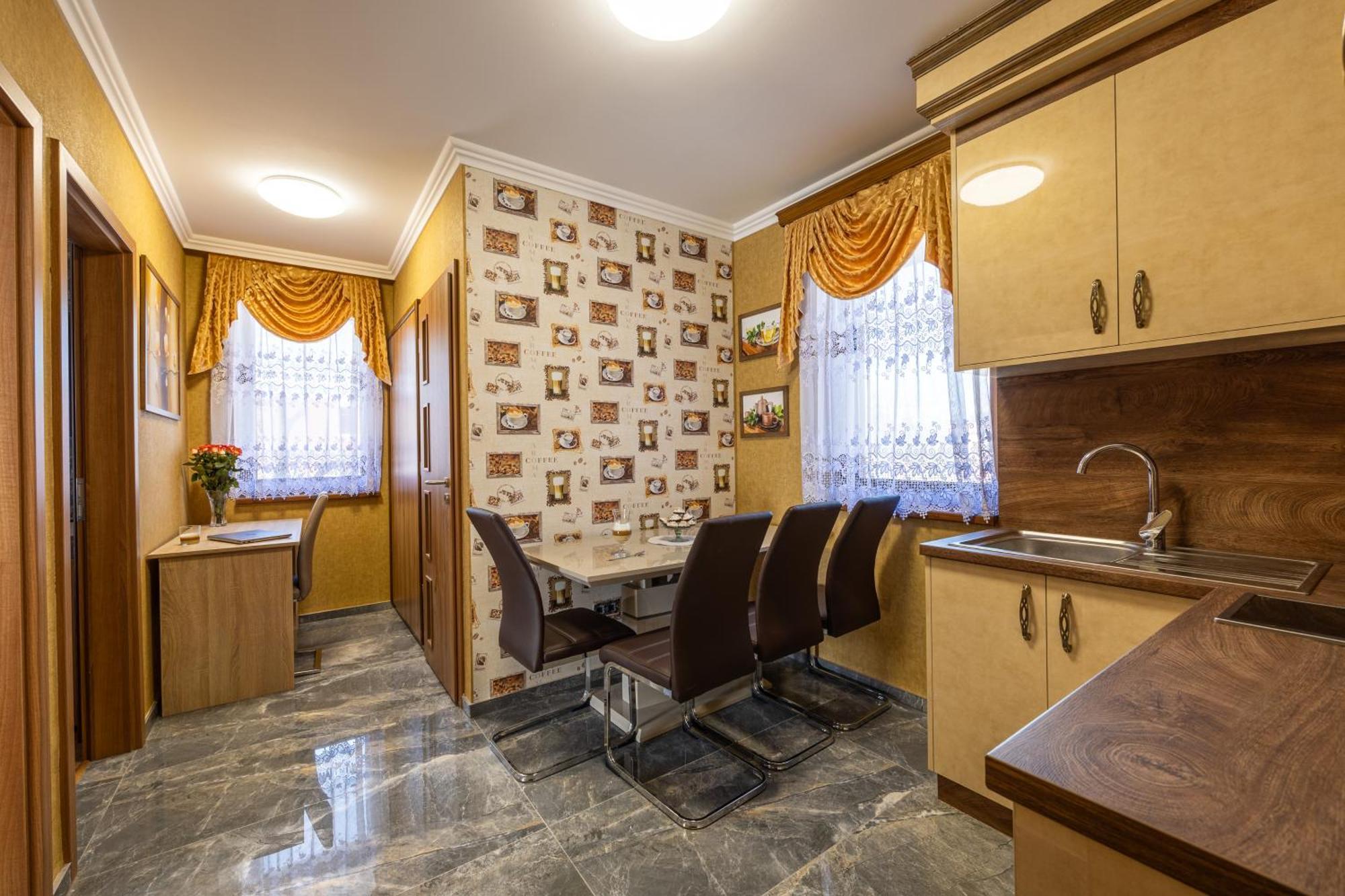 Voeroes Alom Panzio Bed and Breakfast Tiszakécske Εξωτερικό φωτογραφία