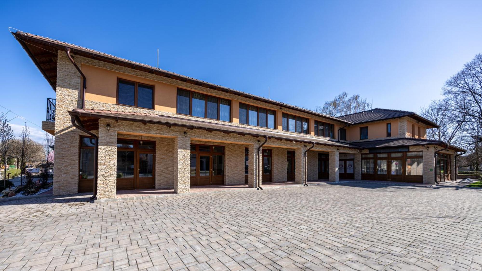 Voeroes Alom Panzio Bed and Breakfast Tiszakécske Εξωτερικό φωτογραφία