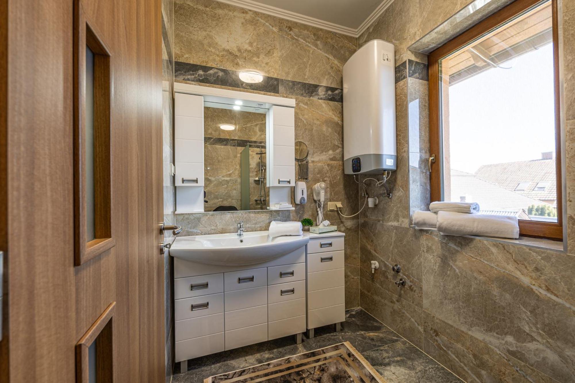 Voeroes Alom Panzio Bed and Breakfast Tiszakécske Εξωτερικό φωτογραφία